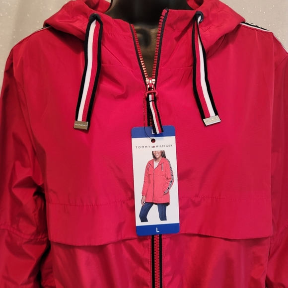 🌟HOST PICK🌟 Tommy Hilfiger Red Logo Raincoat - Picture 14 of 16